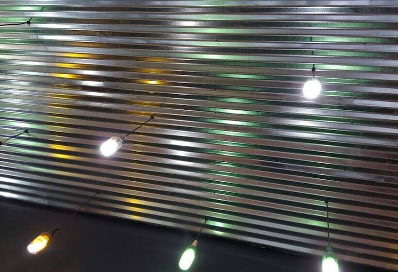 הוסטל The Backpack Shack