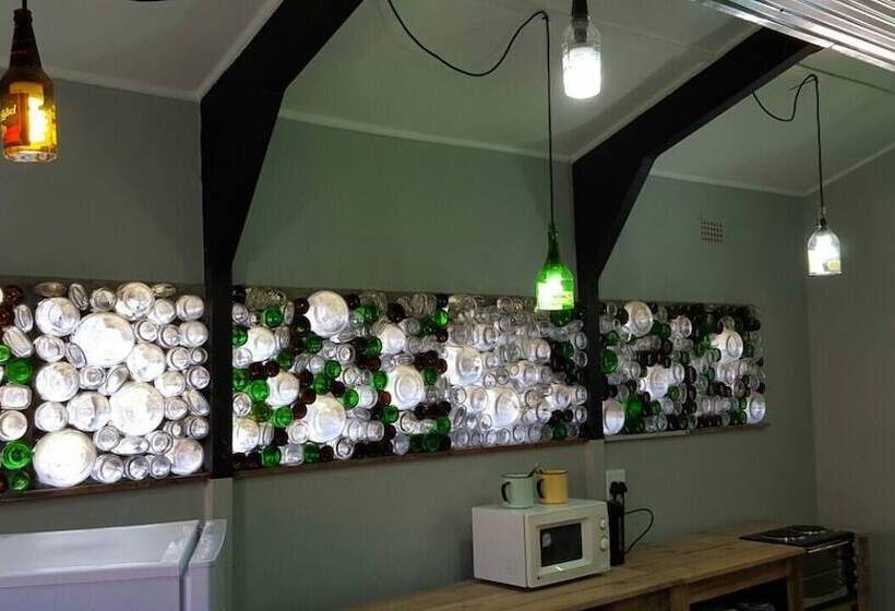 הוסטל The Backpack Shack