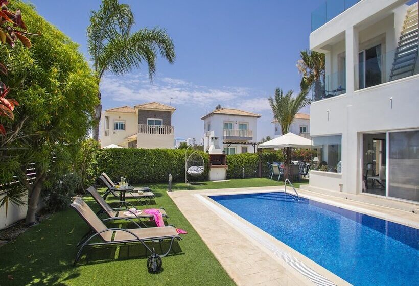 Villa Atlantis In Ayia Napa