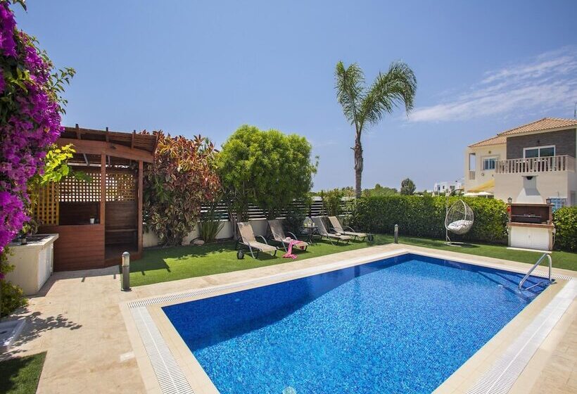 Villa Atlantis In Ayia Napa