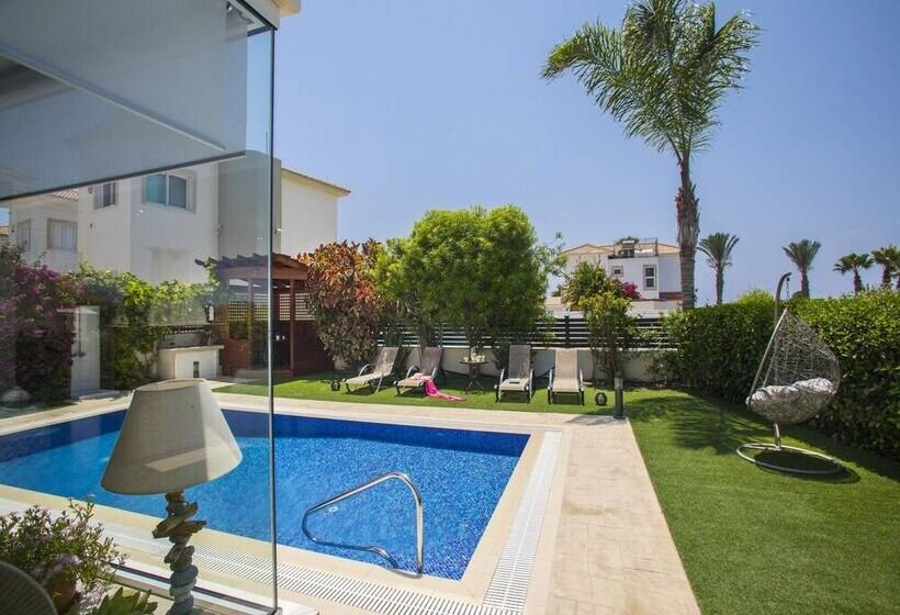 Villa Atlantis In Ayia Napa