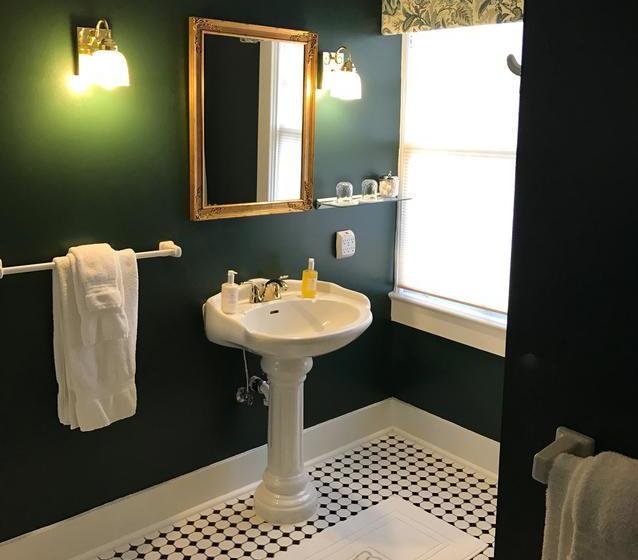 Bayberry Inn B&b And Oregon Wellness Retreat