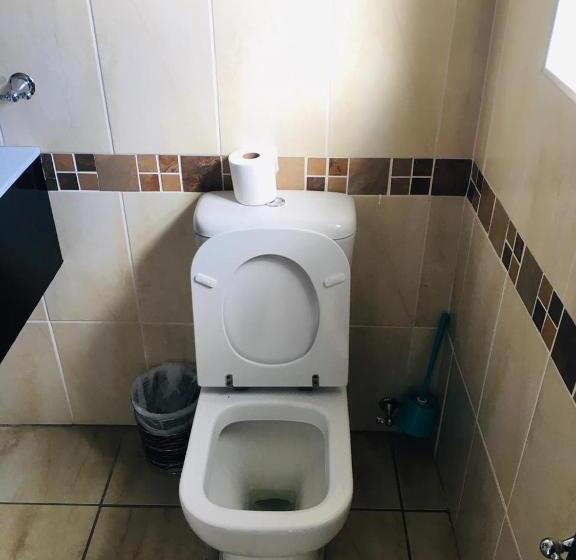 تختخواب و صبحانه Buxton Lodge Guesthouse