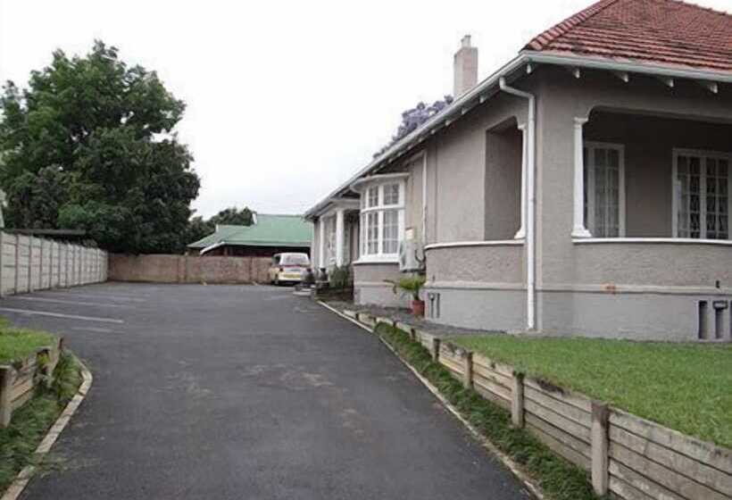 住宿加早餐 New England Guest House By Ilawu