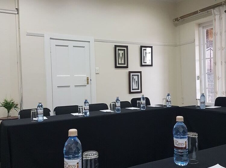 Bed and Breakfast New England Guest House By Ilawu