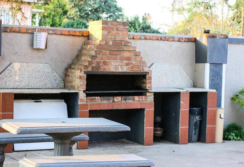 住宿加早餐 New England Guest House By Ilawu