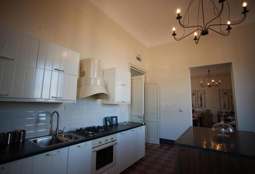 تختخواب و صبحانه Le Stanze Del Capostazione