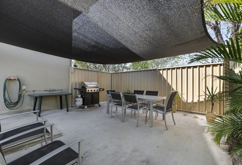 Blackwater Central Motel