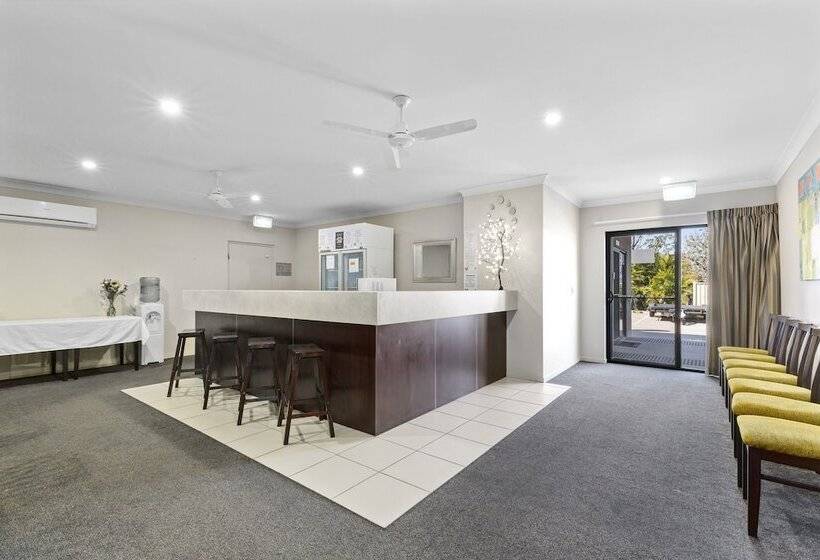 Blackwater Central Motel