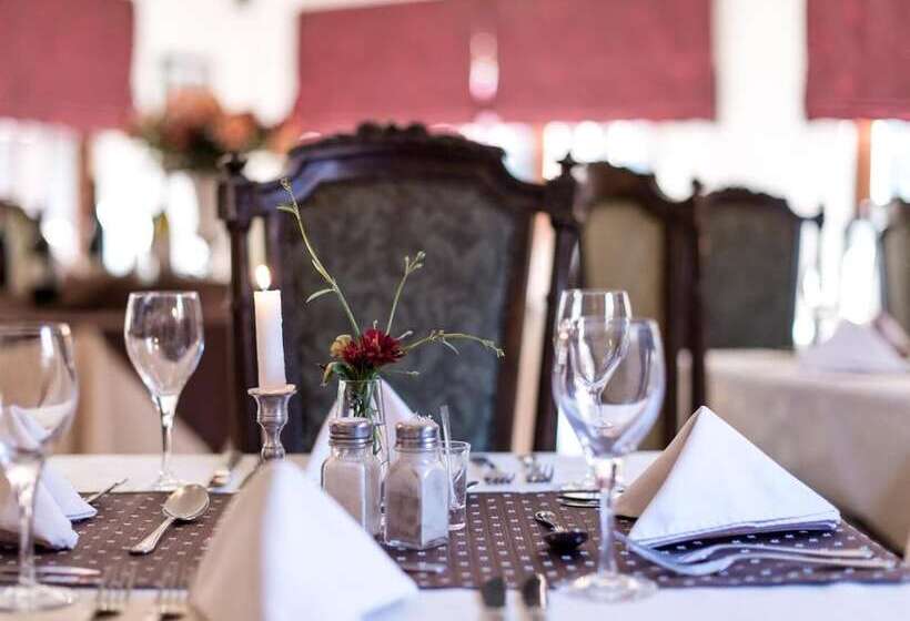 Отель Alveston Manor