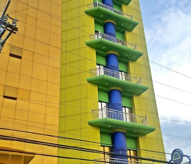 هتل C & L Bay View Inn