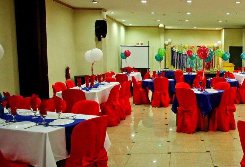 هتل C & L Bay View Inn