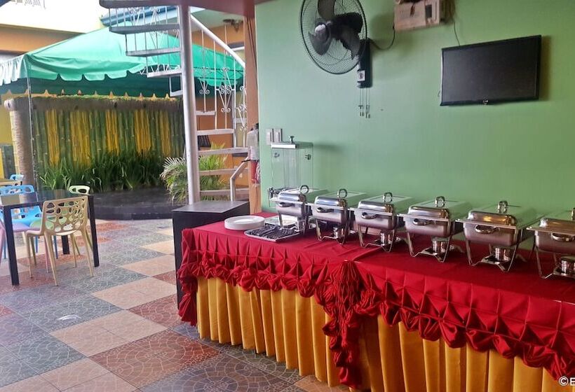 هتل C & L Bay View Inn