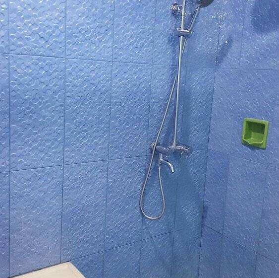 هتل C & L Suites Inn