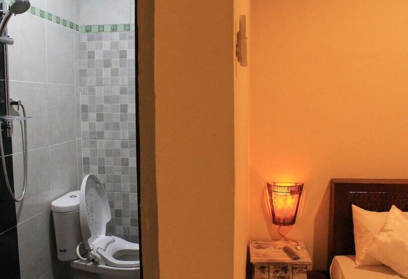 Отель Chillin Kuta Homestay