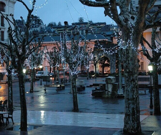 Отель De La Couronne