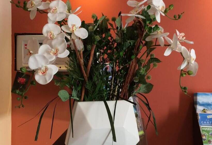 Отель De La Couronne