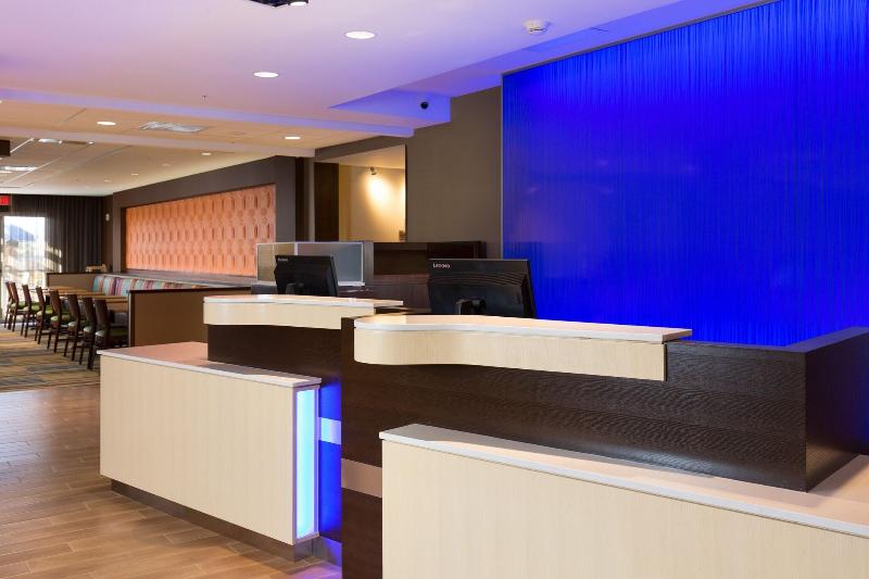 Отель Fairfield Inn & Suites By Marriott Sacramento Folsom