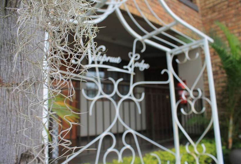 Отель Nelspruit Lodge