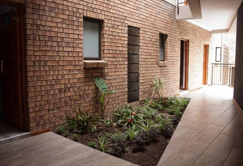 Отель Nelspruit Lodge