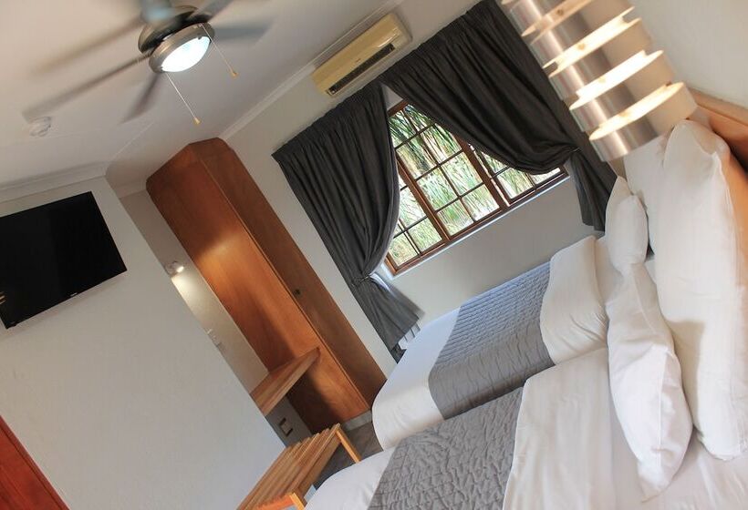 Отель Nelspruit Lodge