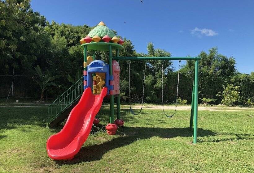 هتل Nila Beach Resort