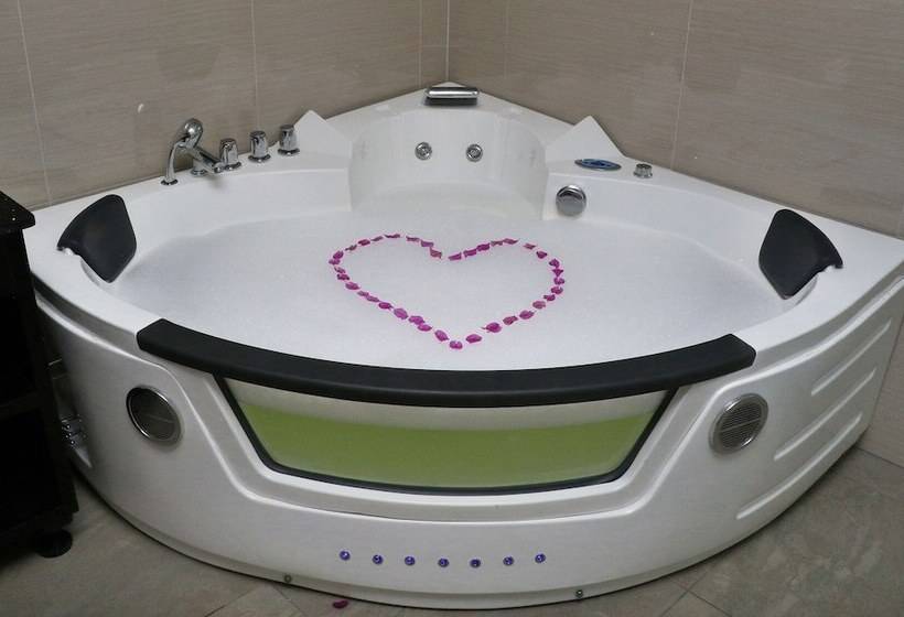 Отель Nila Beach Resort