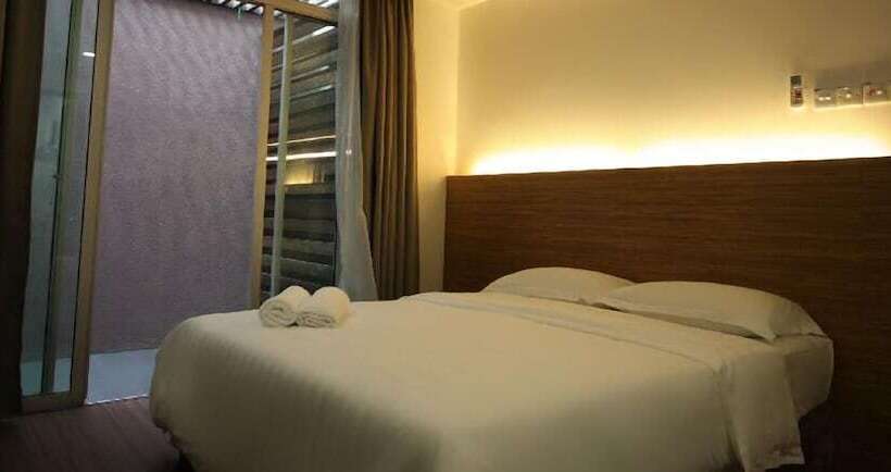 호텔 Place2stay Opposite Hilton