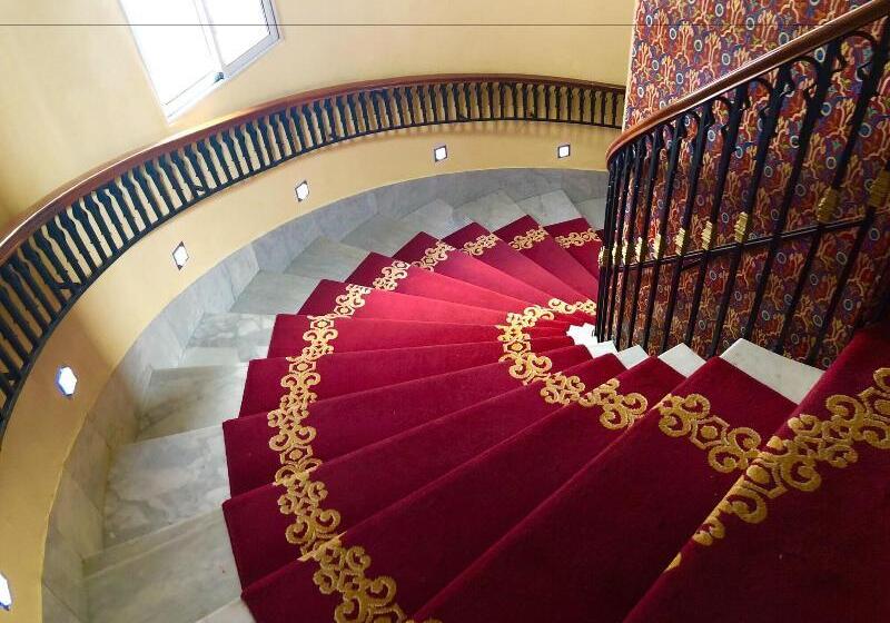 هتل Royal Victoria   Ex British Embassy