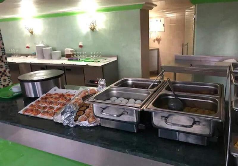 هتل Royal Victoria   Ex British Embassy