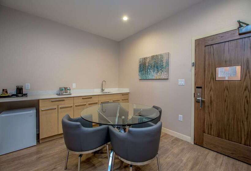 The Chandler At White Mountains, An Ascend Hotel Collection Membe