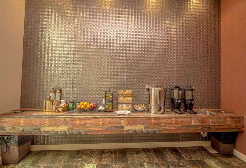 The Chandler At White Mountains, An Ascend Hotel Collection Membe