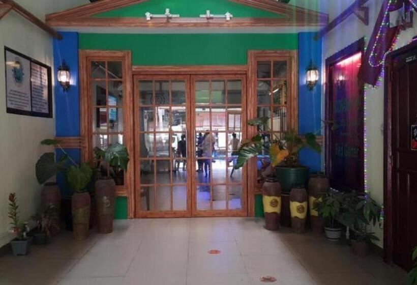 فندق Time Travellers