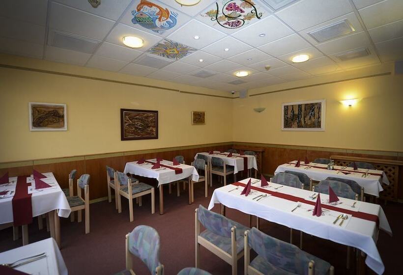 Отель Unicornis