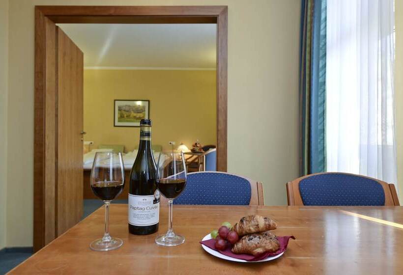 Отель Unicornis