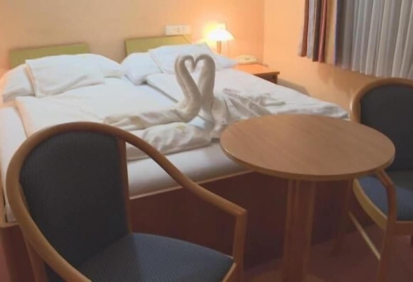 Отель Unicornis