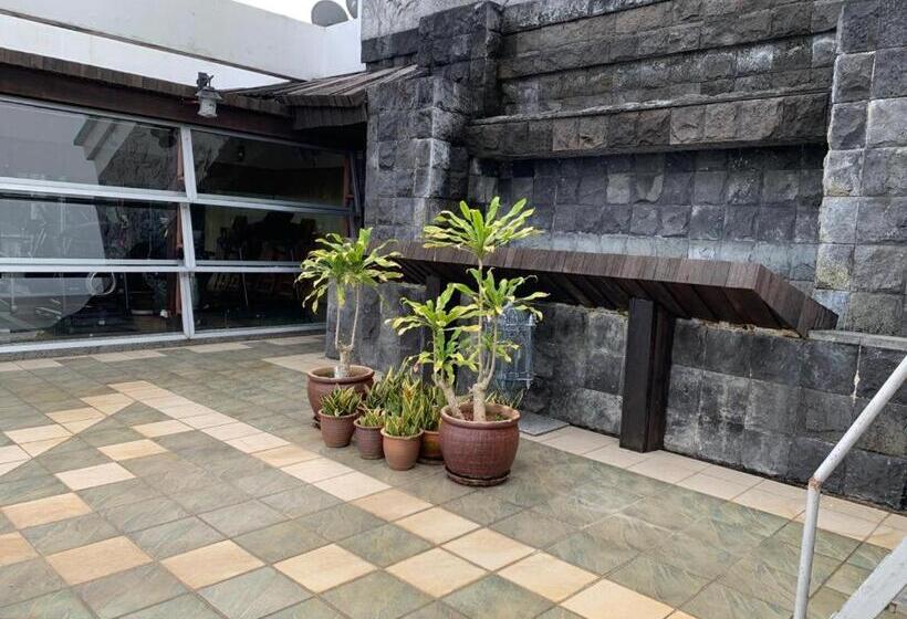 Mciti Suites