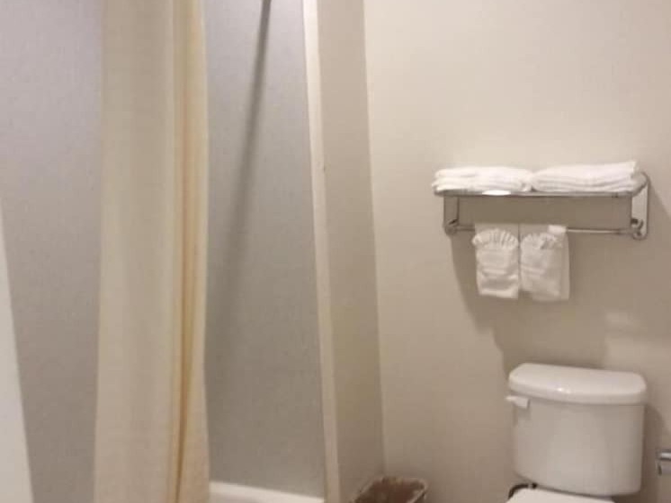 فندق على الطريق Regency Inn & Suites Nw Houston