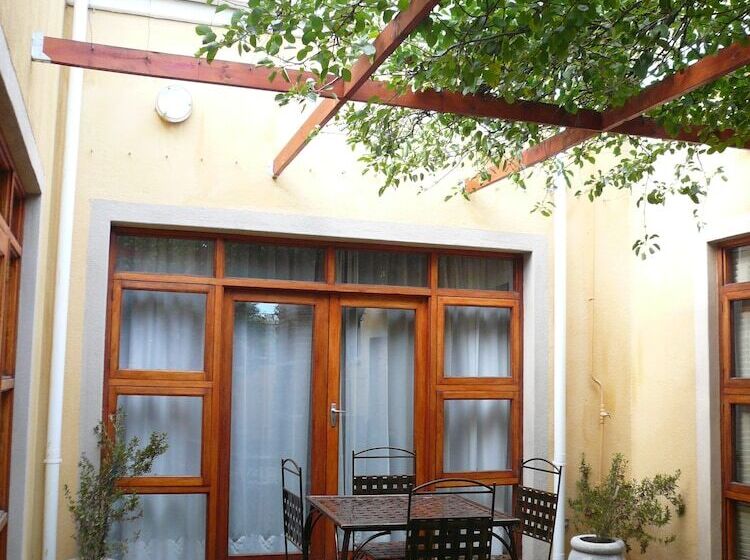 פנסיון 17 On Bird Guest House