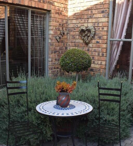 פנסיון Chateau Vue Guesthouse