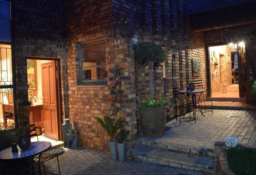 פנסיון Chateau Vue Guesthouse