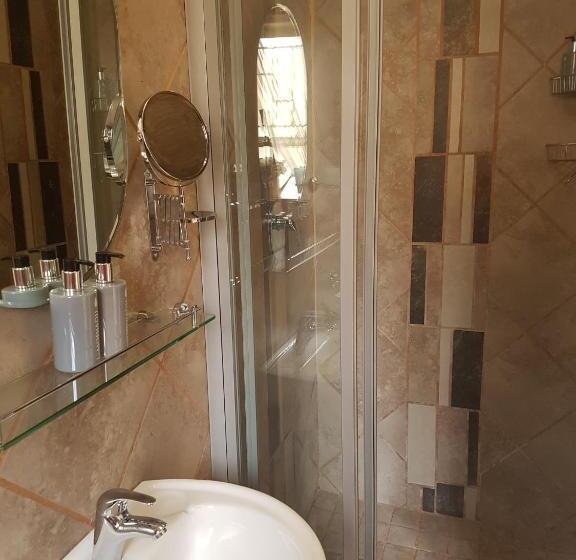 פנסיון Chateau Vue Guesthouse