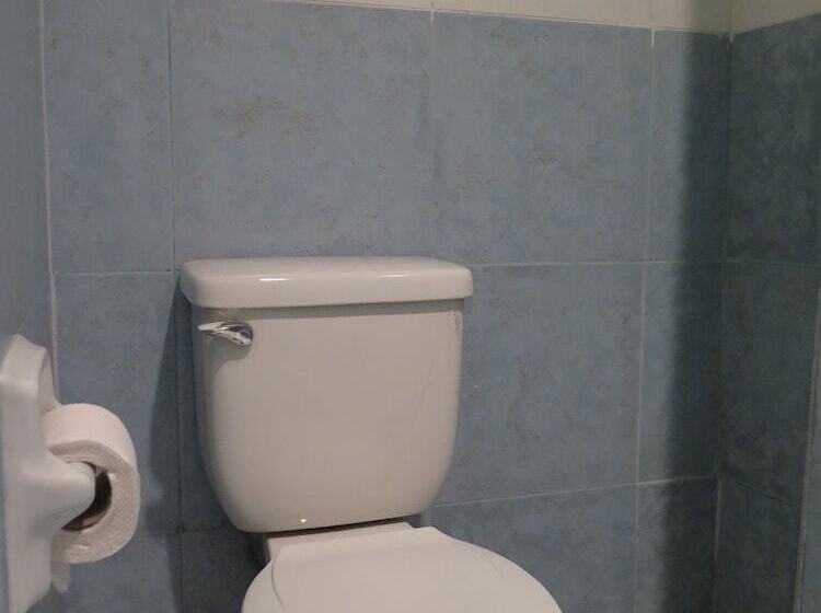 پانسیون Iloilo Budget Inn   Valeria