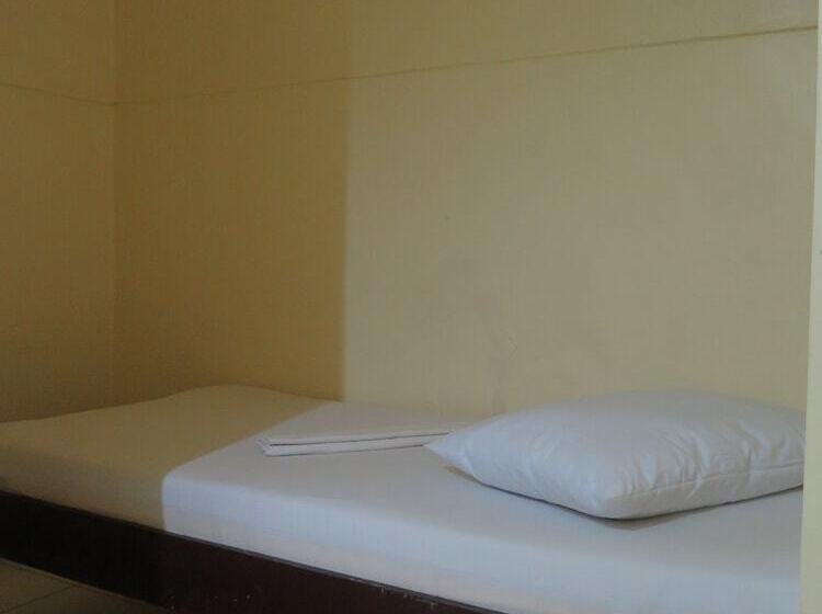 پانسیون Iloilo Budget Inn   Valeria