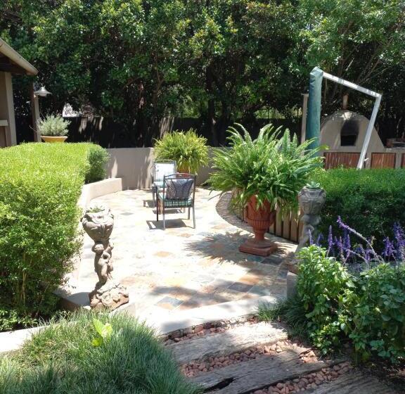 Пансион J'cups Guest House