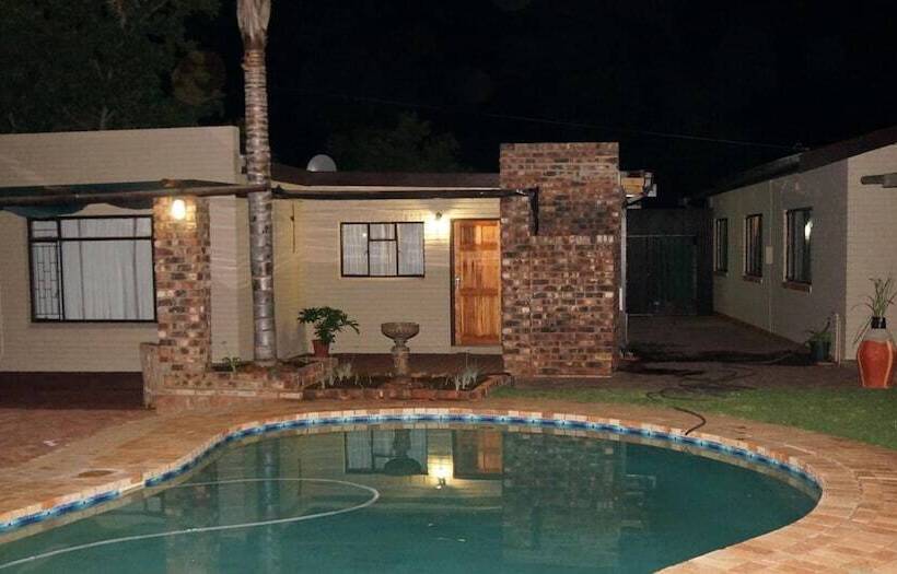 פנסיון Mckala Guesthouse