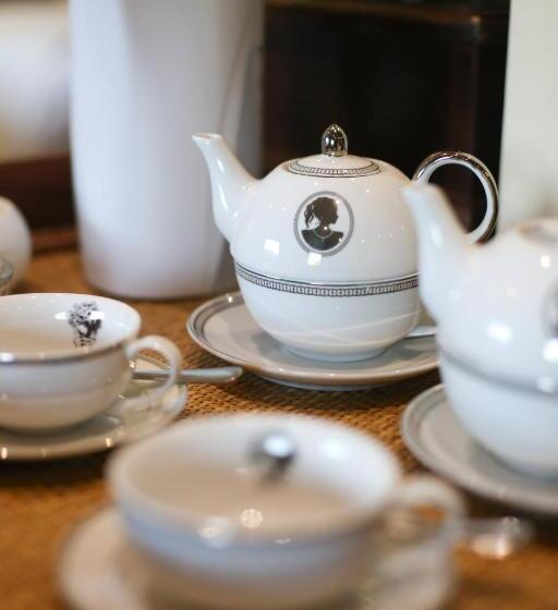 膳宿费 Shangri La Manor