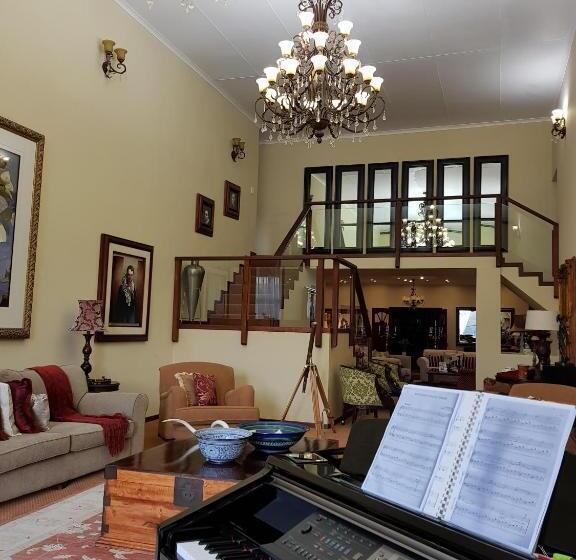 膳宿费 Shangri La Manor