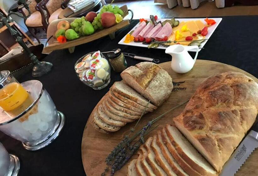 膳宿费 Shangri La Manor