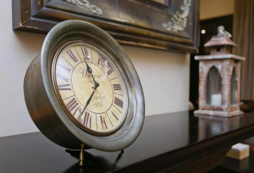 膳宿费 Shangri La Manor